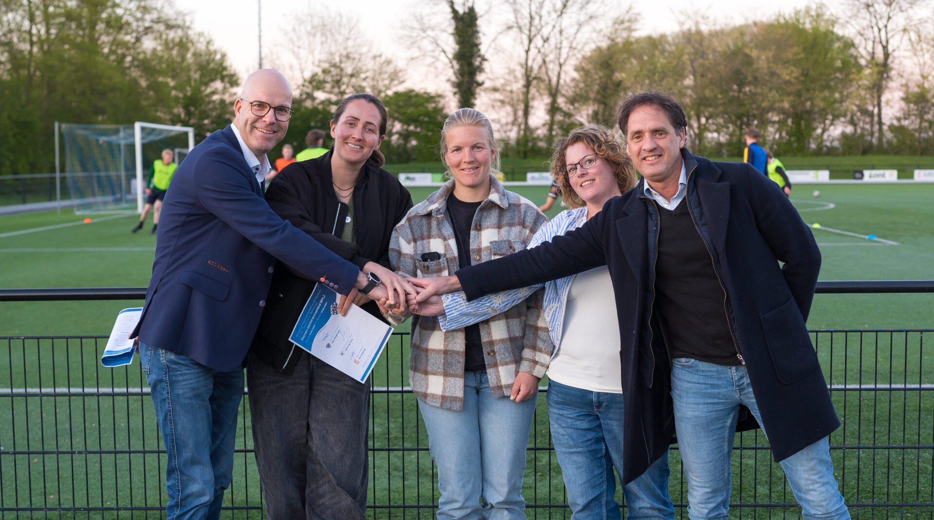 Berlikum, Minnertsga en Sint Jacob tekenen overeenkomst voor samenwerking damesvoetbal